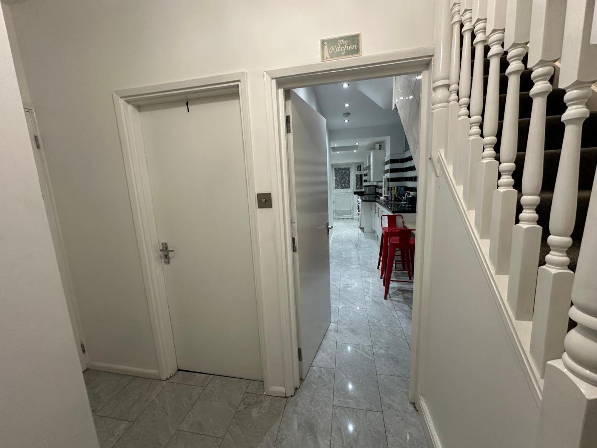4Th Studio Flat With Private Own Bathroom A London Luxury Family Home Setup And Furnished With Double Bed Plus A Double Futon-Sofa Bed A Single Futon Bed A Baby Cot And Garden And Free Parking Londres Exterior foto