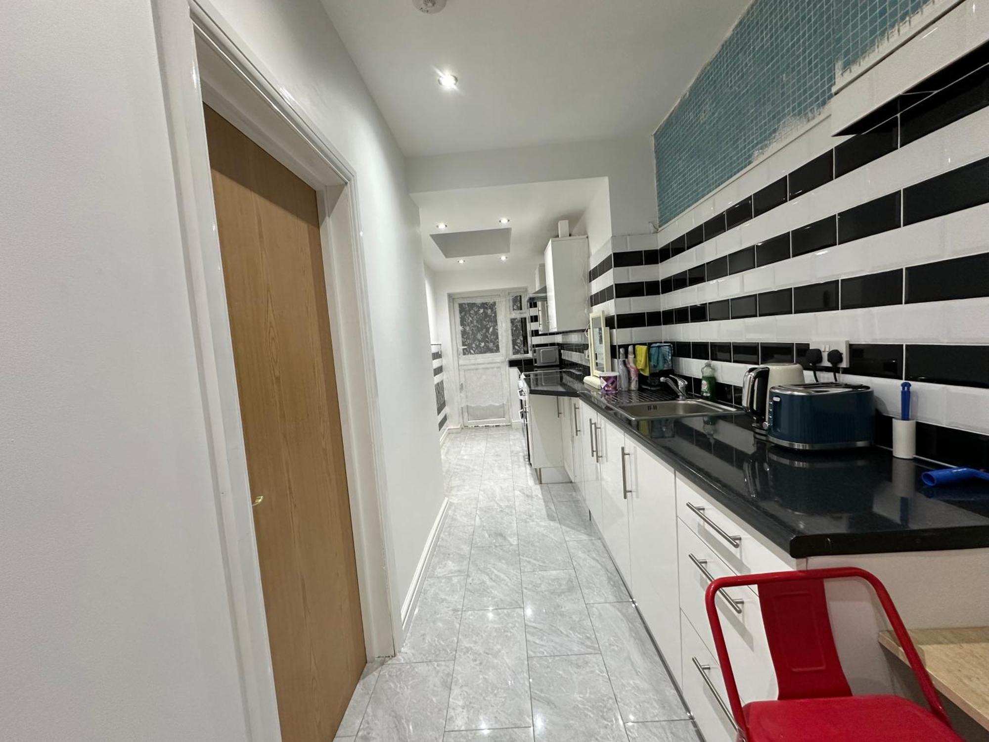 4Th Studio Flat With Private Own Bathroom A London Luxury Family Home Setup And Furnished With Double Bed Plus A Double Futon-Sofa Bed A Single Futon Bed A Baby Cot And Garden And Free Parking Londres Exterior foto