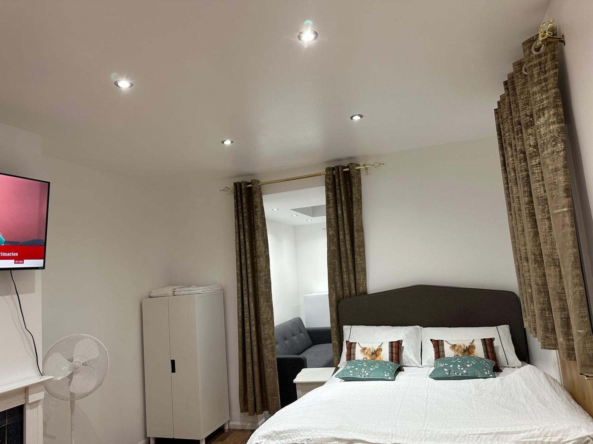 4Th Studio Flat With Private Own Bathroom A London Luxury Family Home Setup And Furnished With Double Bed Plus A Double Futon-Sofa Bed A Single Futon Bed A Baby Cot And Garden And Free Parking Londres Exterior foto
