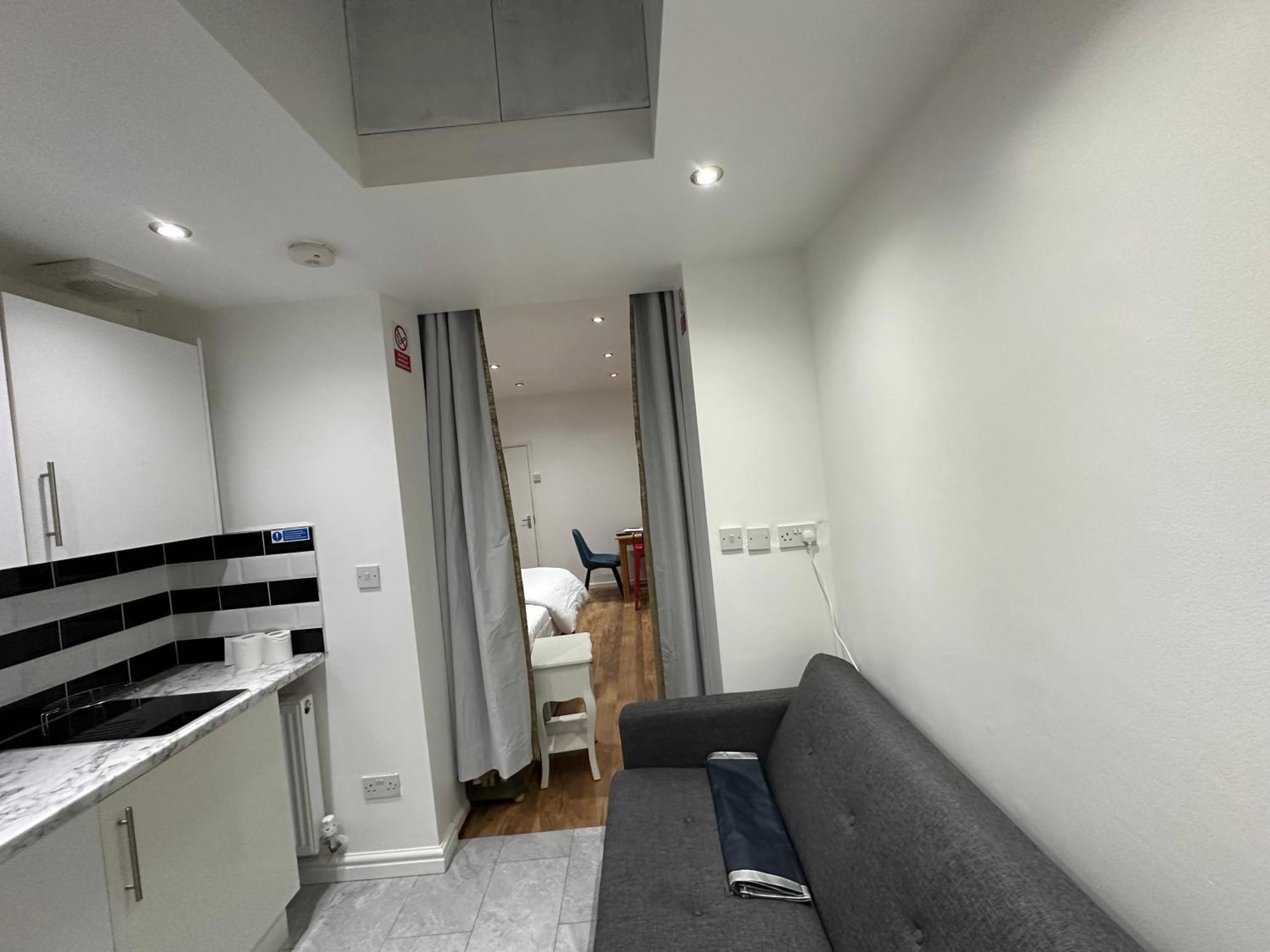 4Th Studio Flat With Private Own Bathroom A London Luxury Family Home Setup And Furnished With Double Bed Plus A Double Futon-Sofa Bed A Single Futon Bed A Baby Cot And Garden And Free Parking Londres Exterior foto