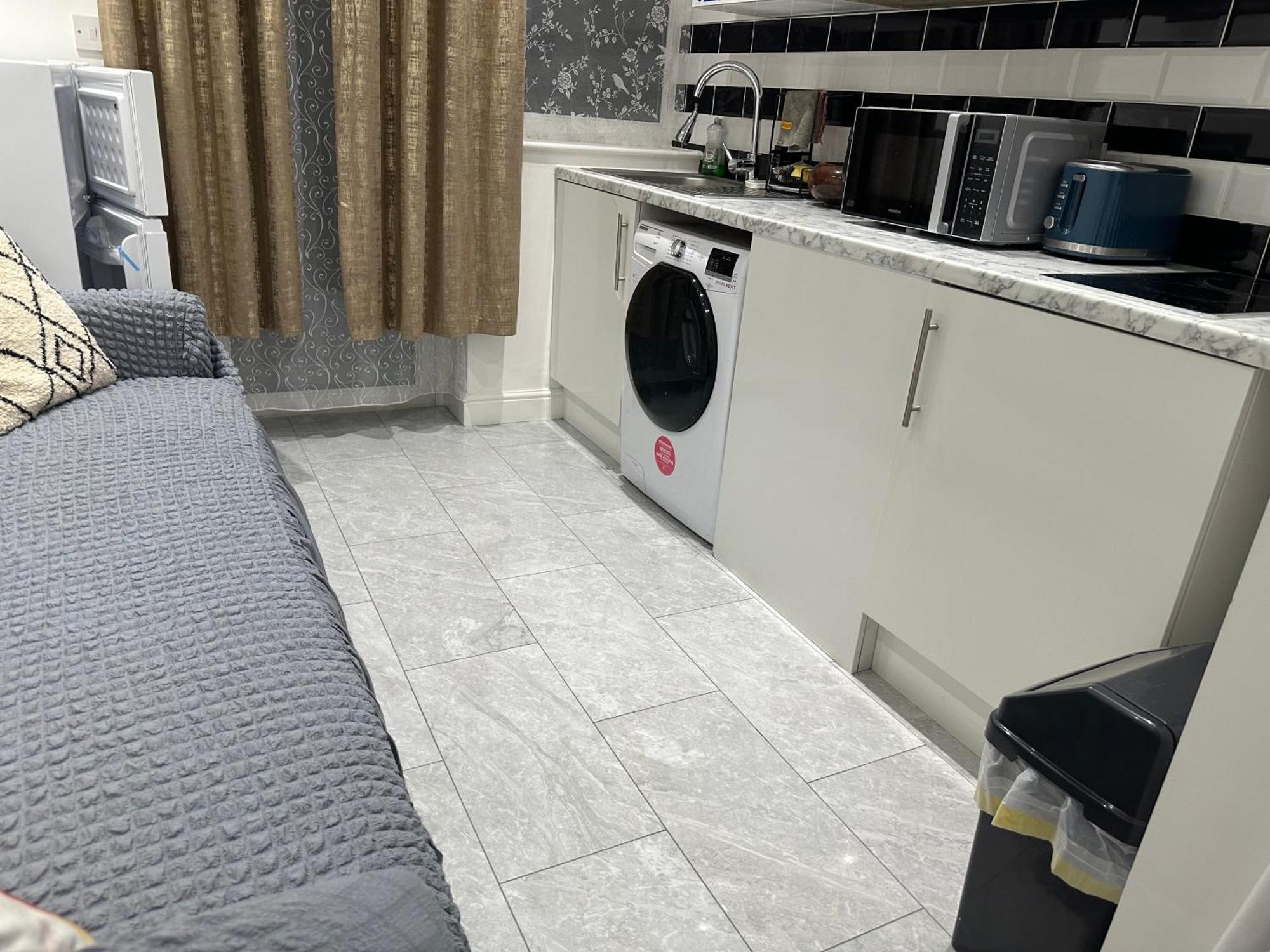4Th Studio Flat With Private Own Bathroom A London Luxury Family Home Setup And Furnished With Double Bed Plus A Double Futon-Sofa Bed A Single Futon Bed A Baby Cot And Garden And Free Parking Londres Exterior foto